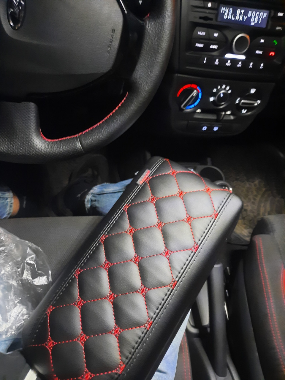 Подлокотник — Lada Гранта Drive Active Лифтбек, 1,6 л, 2023 года ...
