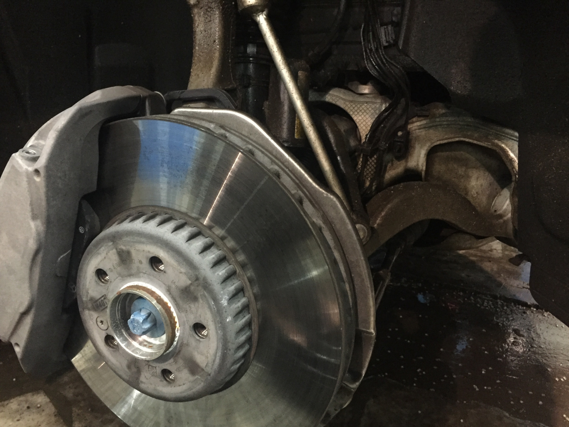 Детская болезнь подвески Mercedes GLC или замена подшипника ...