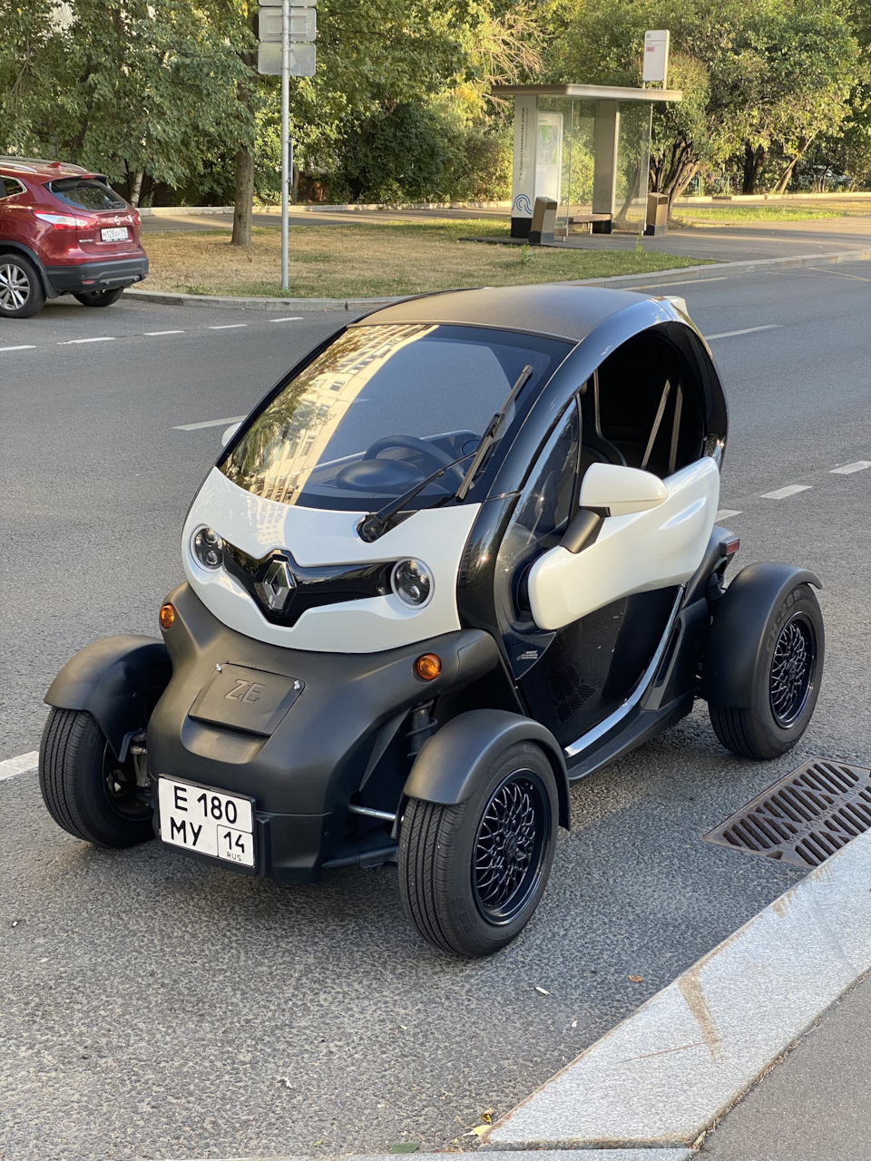 Ставим колеса шире — Renault Twizy, 2017 года | тюнинг | DRIVE2