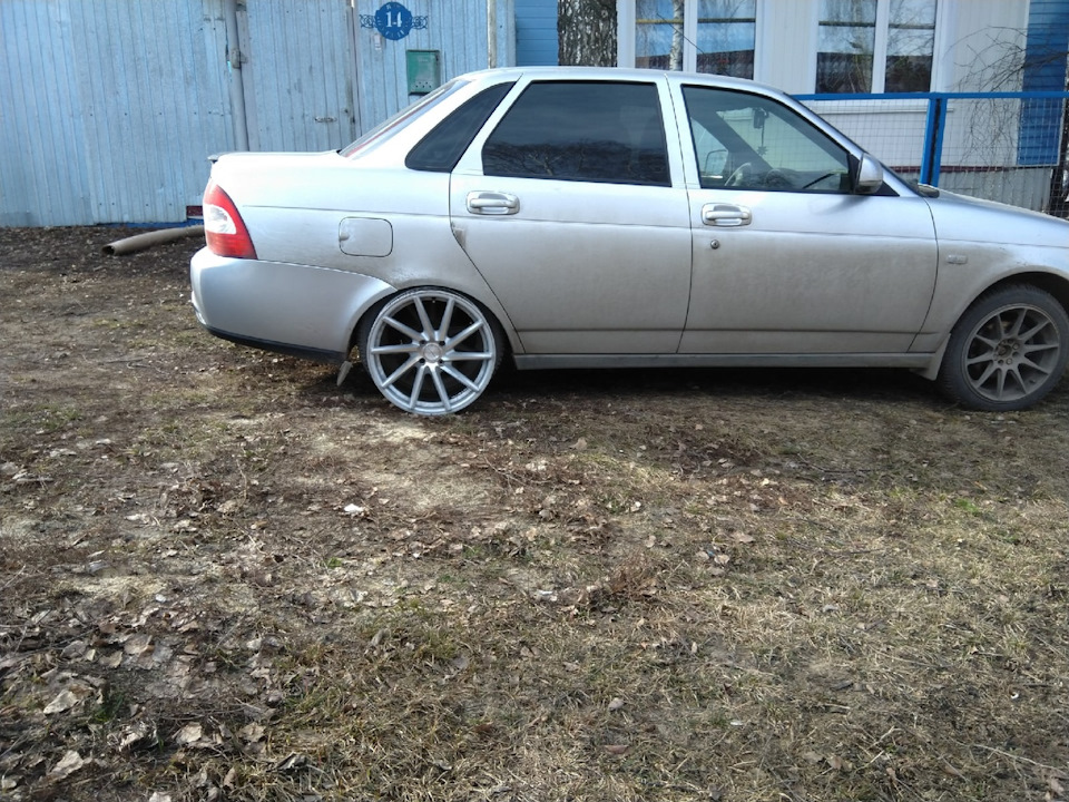 тапки R 17 вертушки 4x100 — Lada Приора седан, 1,6 л, 2016 года ...