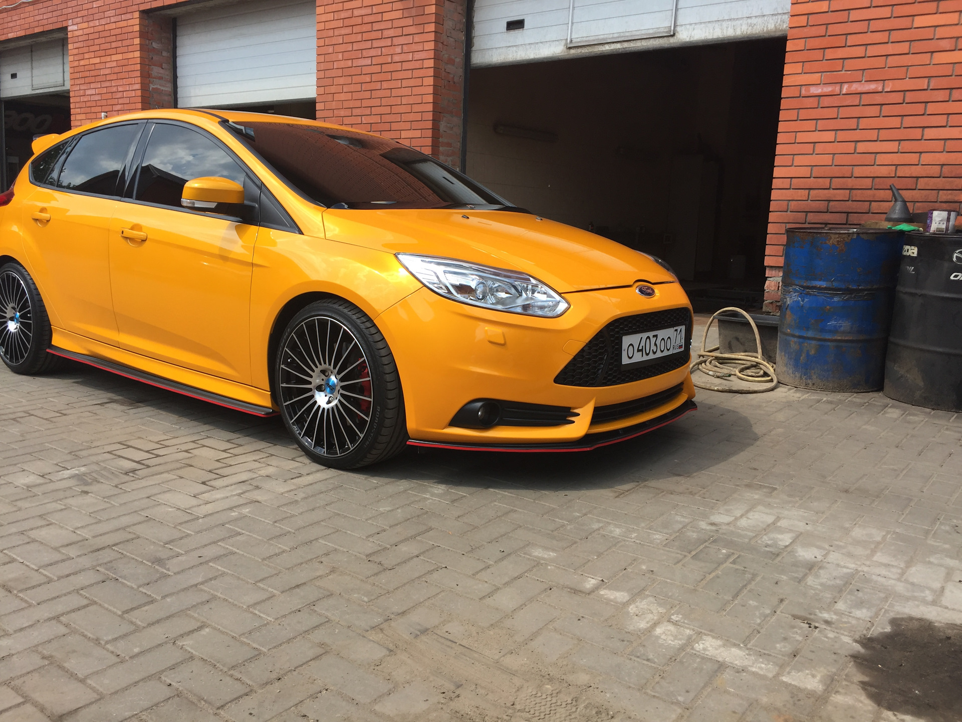 Диски фокус 3. Ford Focus 3 St. Ford Focus 3 St дорестайлинг. Диски Ford Focus 3 St. Ford Focus 3 St колеса.