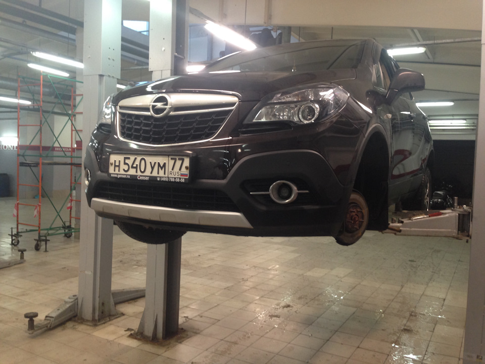 Замена рулевых наконечников. — Opel Mokka (1G), 1,8 л, 2013 года ...