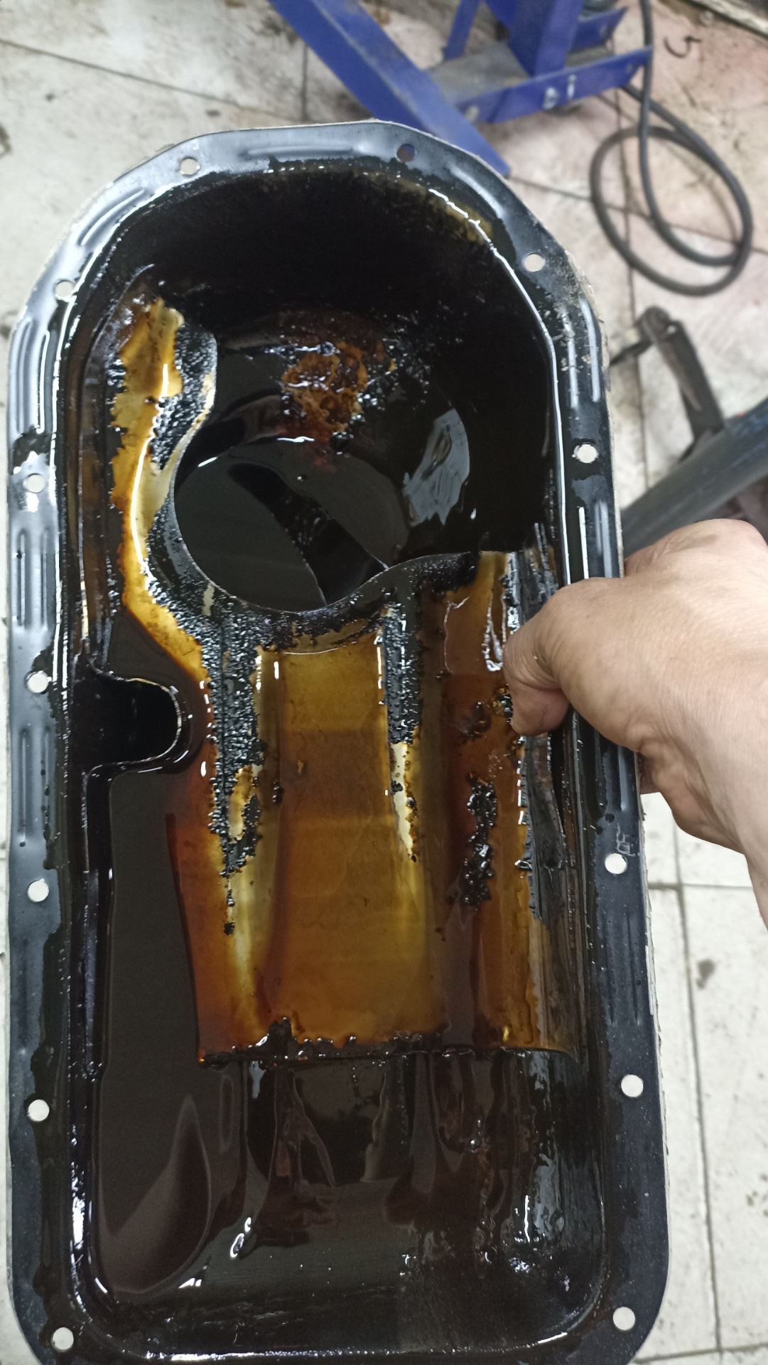 Загорелась лампочка давления масла! — Lada Гранта лифтбек, 1,6 л, 2014 ...