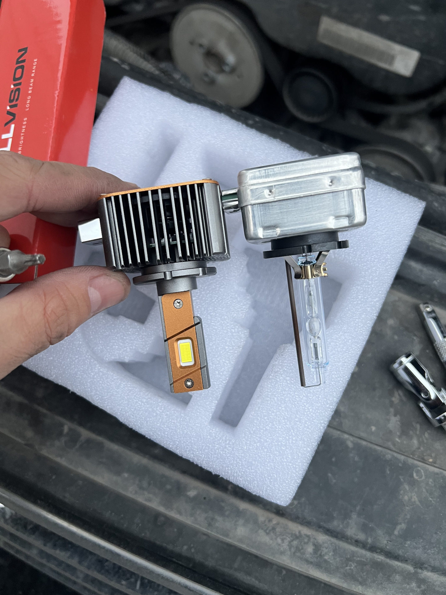 LED вместо ксенона — Volkswagen Touareg (2G), 3 л, 2010 года | своими ...