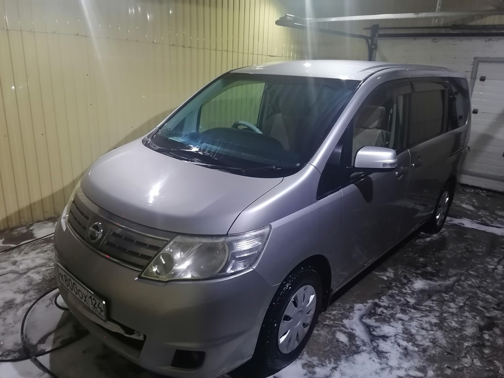 Nissan Serena c25 2008