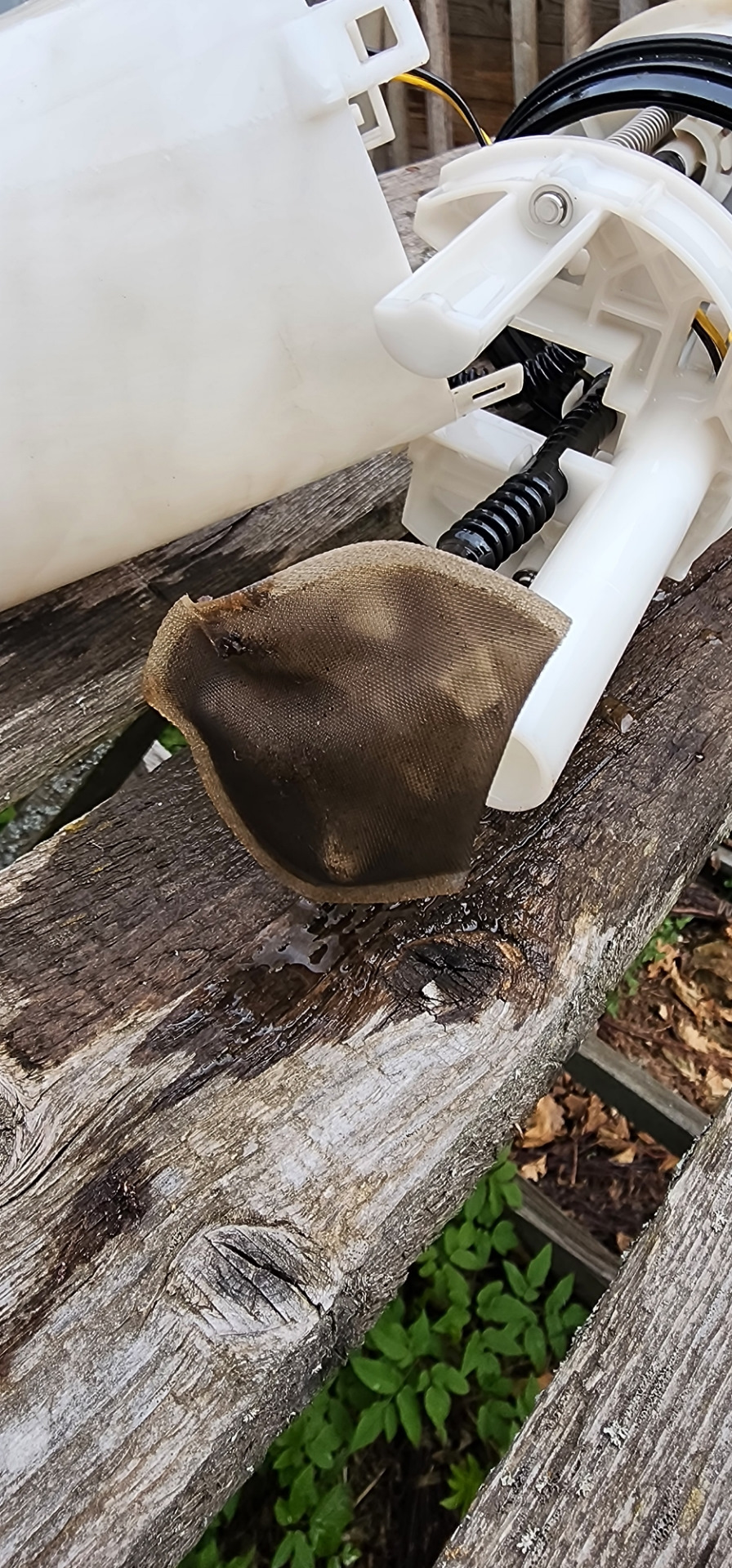 Чистка фильтра грубой очистки в баке — Honda CR-V (RE), 2,2 л, 2008 ...