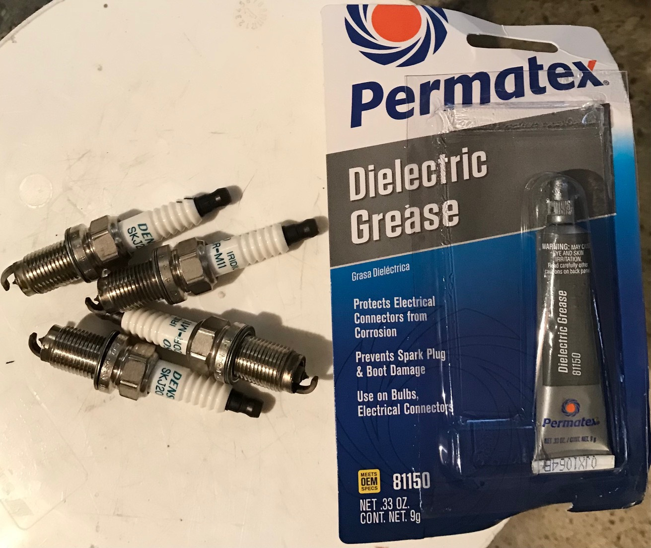 Смазка диэлектрическая для катушек зажигания. Permatex 81150 смазка. Смазка для свечных катушек зажигания vag. Смазка диэлектрическая permatex для свечей зажигания 09980 4гр. Диэлектрическая смазка перматекс.
