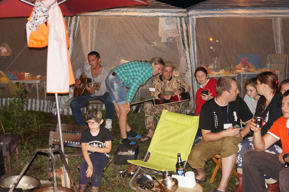 Дружеское общение и просмотр фото — Honda Element