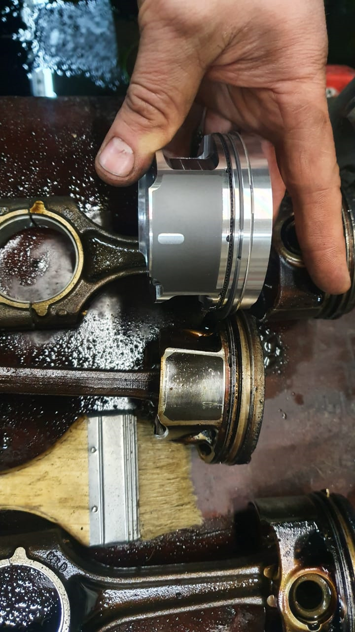 старые и новые поршни. Ковка сти — Skoda Octavia A7 Mk3