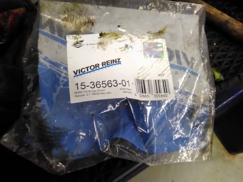153656301 Комплект прокладок, крышка головки цилиндра VICTOR REINZ ...