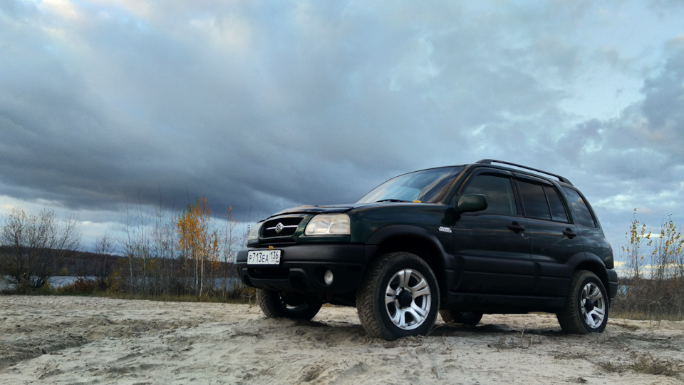 Suzuki Grand Vitara (1G) 2.5 бензиновый 1999 | Японский УАЗик на DRIVE2