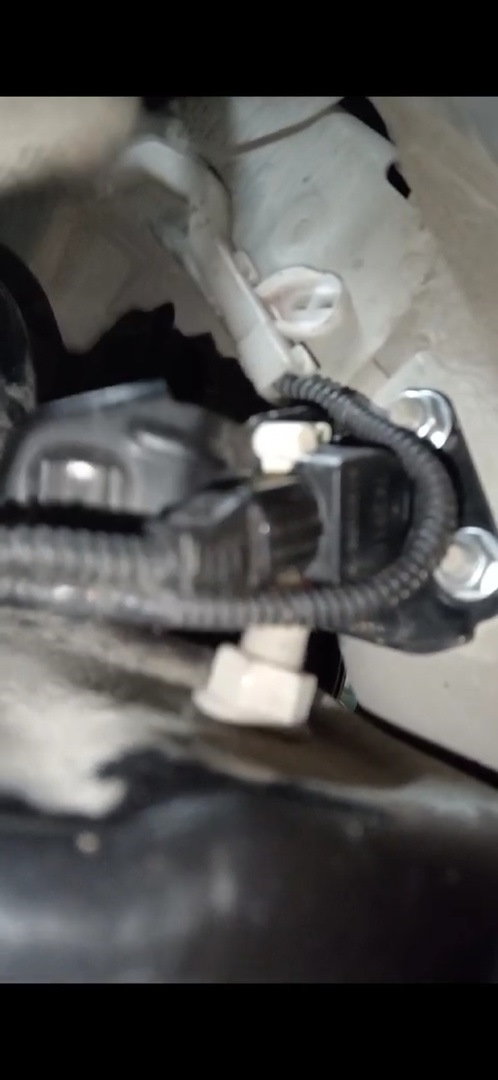 Датчики положения кузова — Mitsubishi Outlander XL, 2,4 л, 2011 года ...