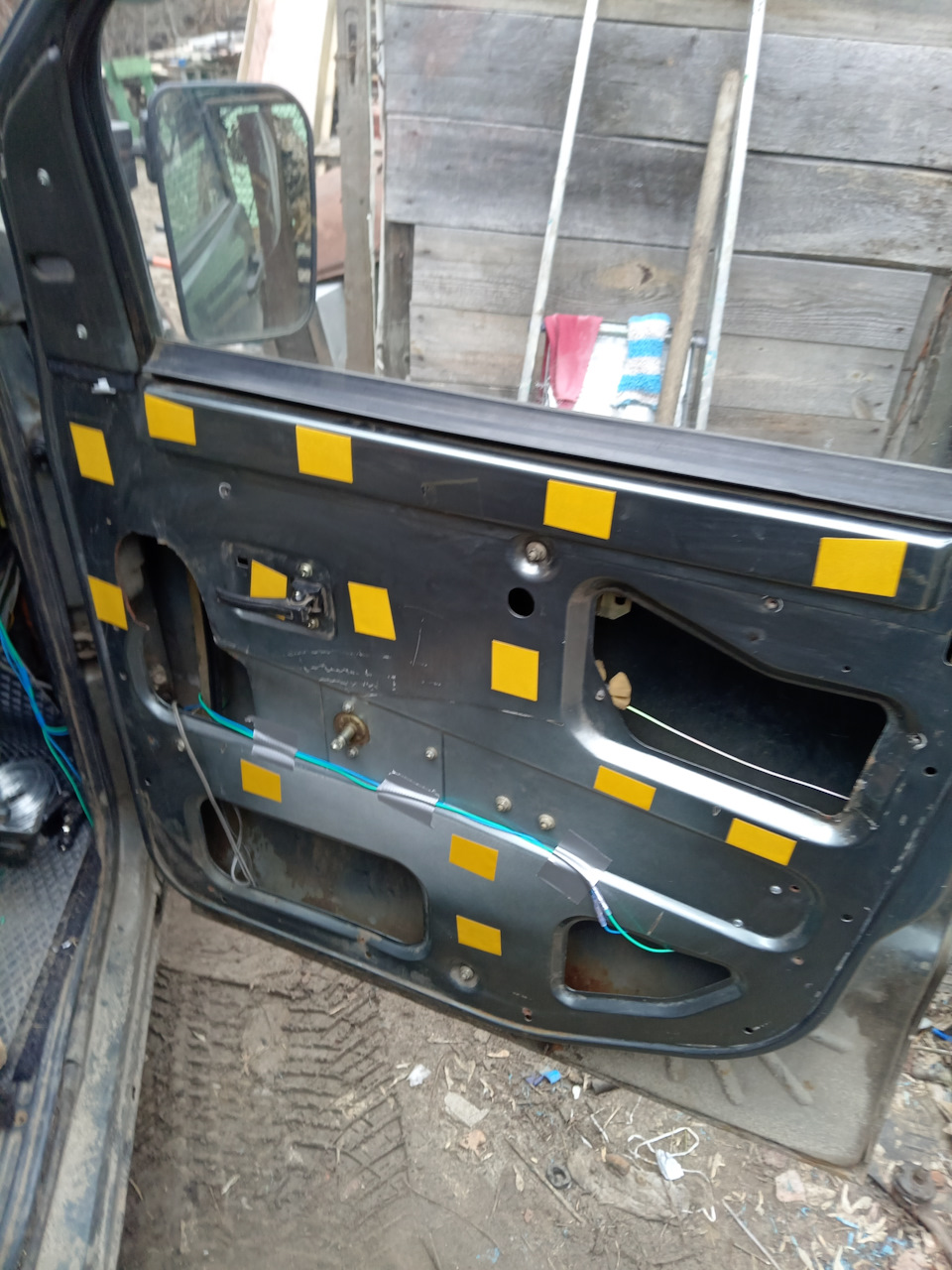 Наклеял двусторонний скотч — Lada 2120 Надежда