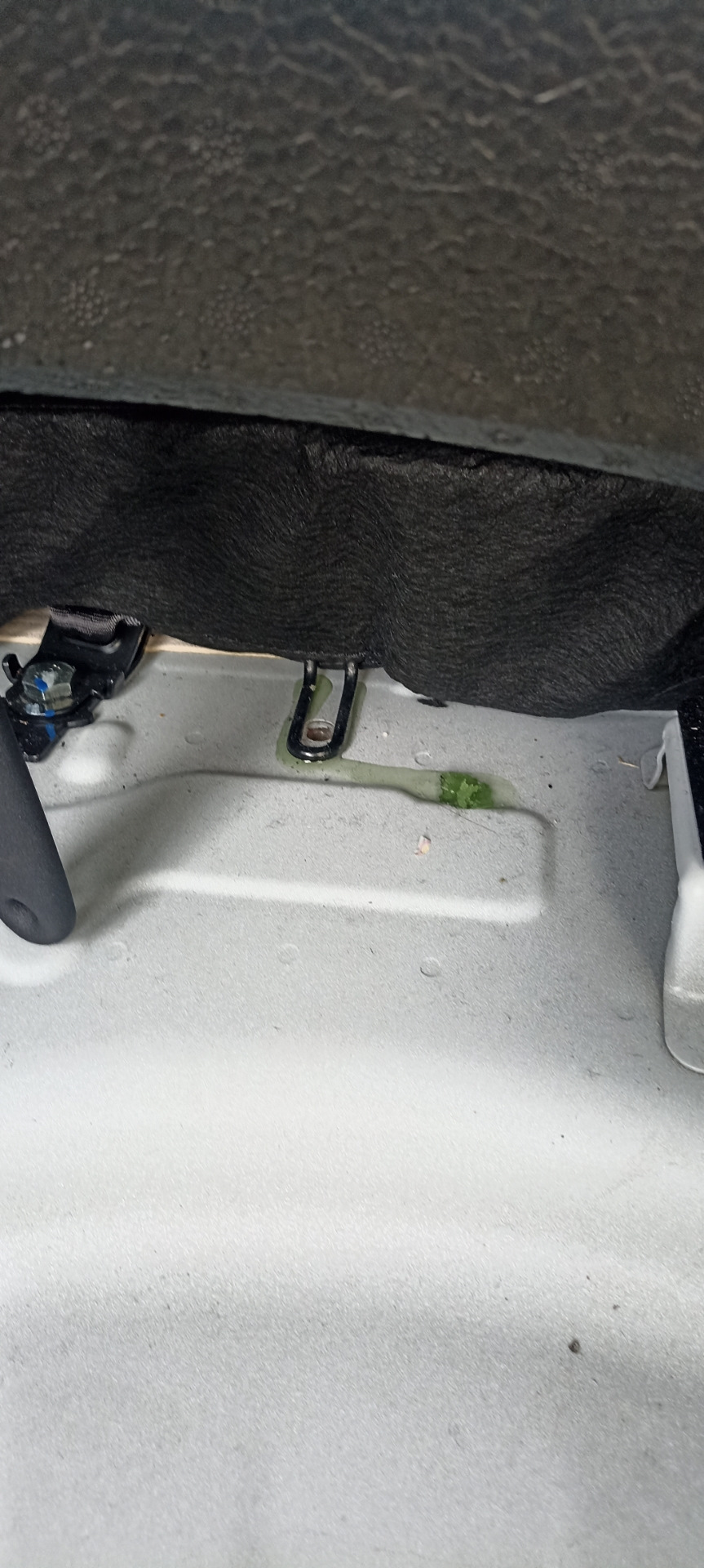 Крепление заднего сиденья — Chery Tiggo 7 Pro Max