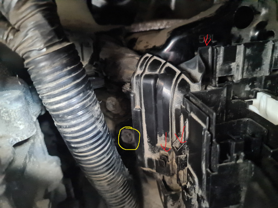 снятие накладки блока 2 — Toyota Vellfire (2G)