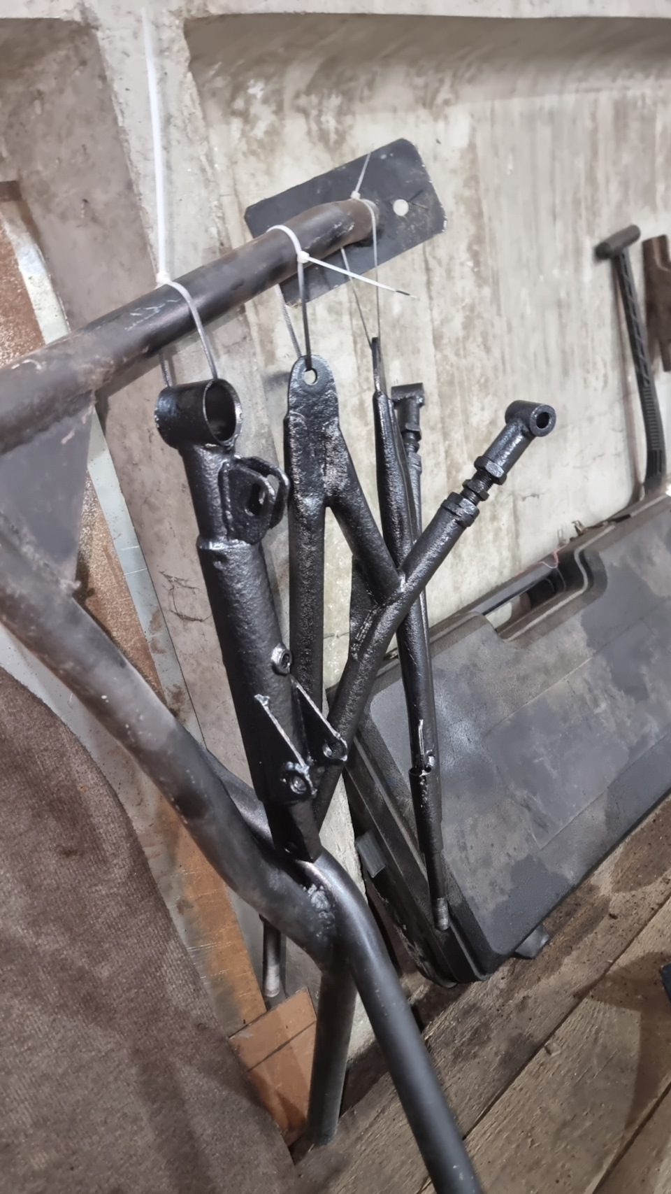 Малярийные работы — Lada 21104