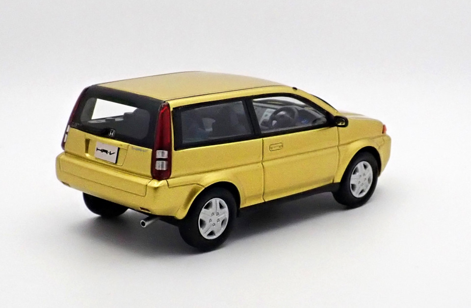 ミニカー Hi-Story 1/43 Honda HR-V J4(1998) Amazon | Hi Story 1/43 ホンダ HR-V J4 (1998) サンバーストイエロー