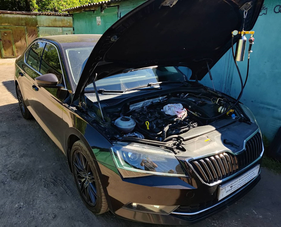 Skoda Superb 1.8 промывка форсунок без снятия с двигателя — Промывка ...