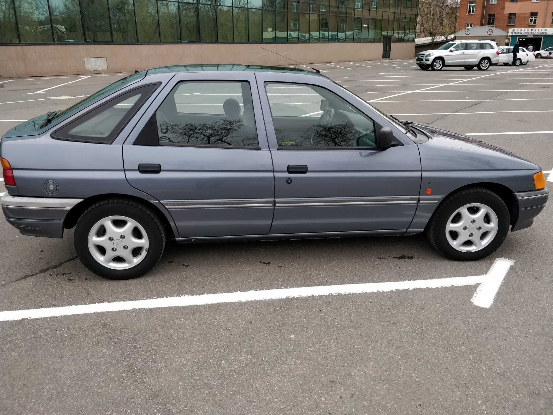 Купить Автомобиль Форд Эскорт
