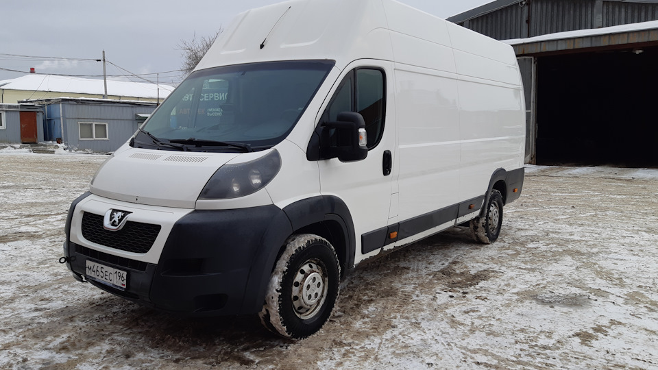 Пежо боксер 2.2 дизель. Peugeot Boxer 2013 2.2. Пежо боксер 2013. Пежо боксер 3 2.2 дизель 130л 2013г тюнинг.