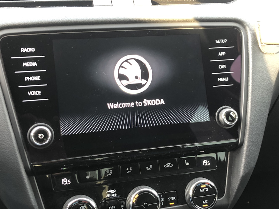 cYAAAgAs5 A 960 заставка на телефон шкода