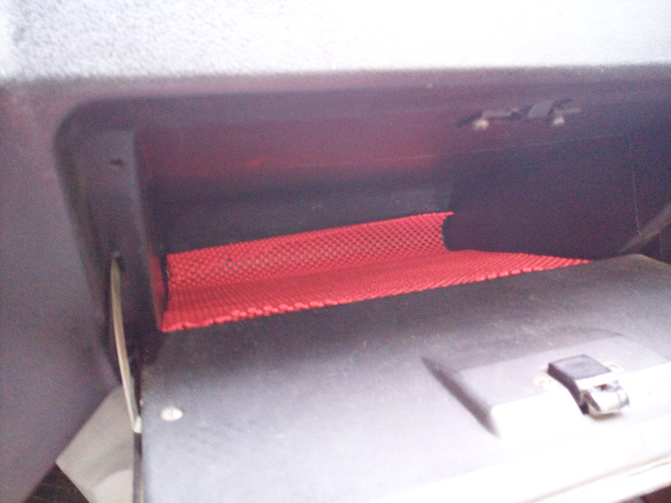 Снижаем уровень шума в бардачке или перчаточном ящике — ЗАЗ 1102, 1,1 л ...