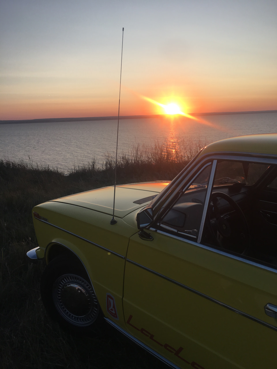 Фотосъемка на закате. — Lada 2103, 1,5 л, 1977 года | фотография | DRIVE2