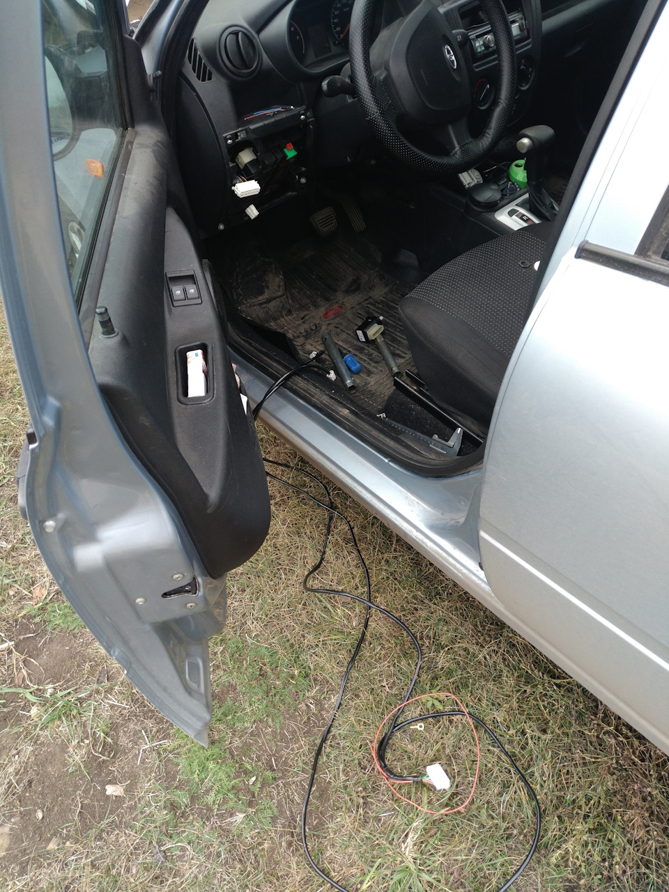 Гидрокорректор фар — Lada Гранта, 1,6 л, 2012 года | своими руками | DRIVE2