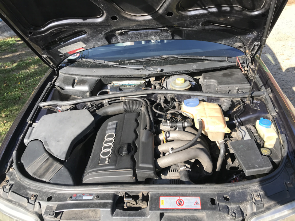 Пластик под капот ) — Audi A4 (B5), 1,8 л, 1996 года | просто так | DRIVE2
