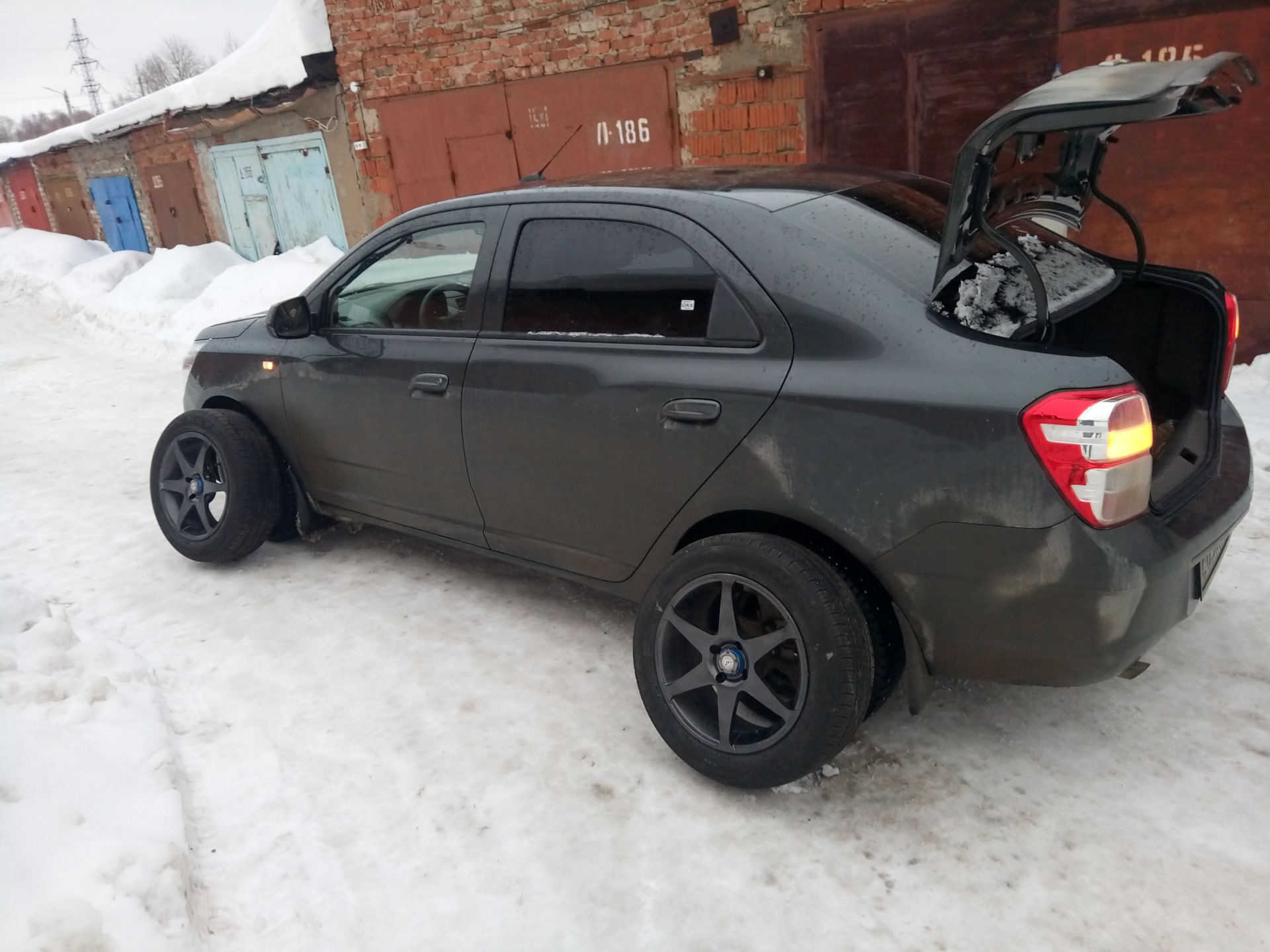 Диски: Готовь летнюю резину зимой — Chevrolet Cobalt (2G), 1,6 л, 2021 года  | колёсные диски | DRIVE2