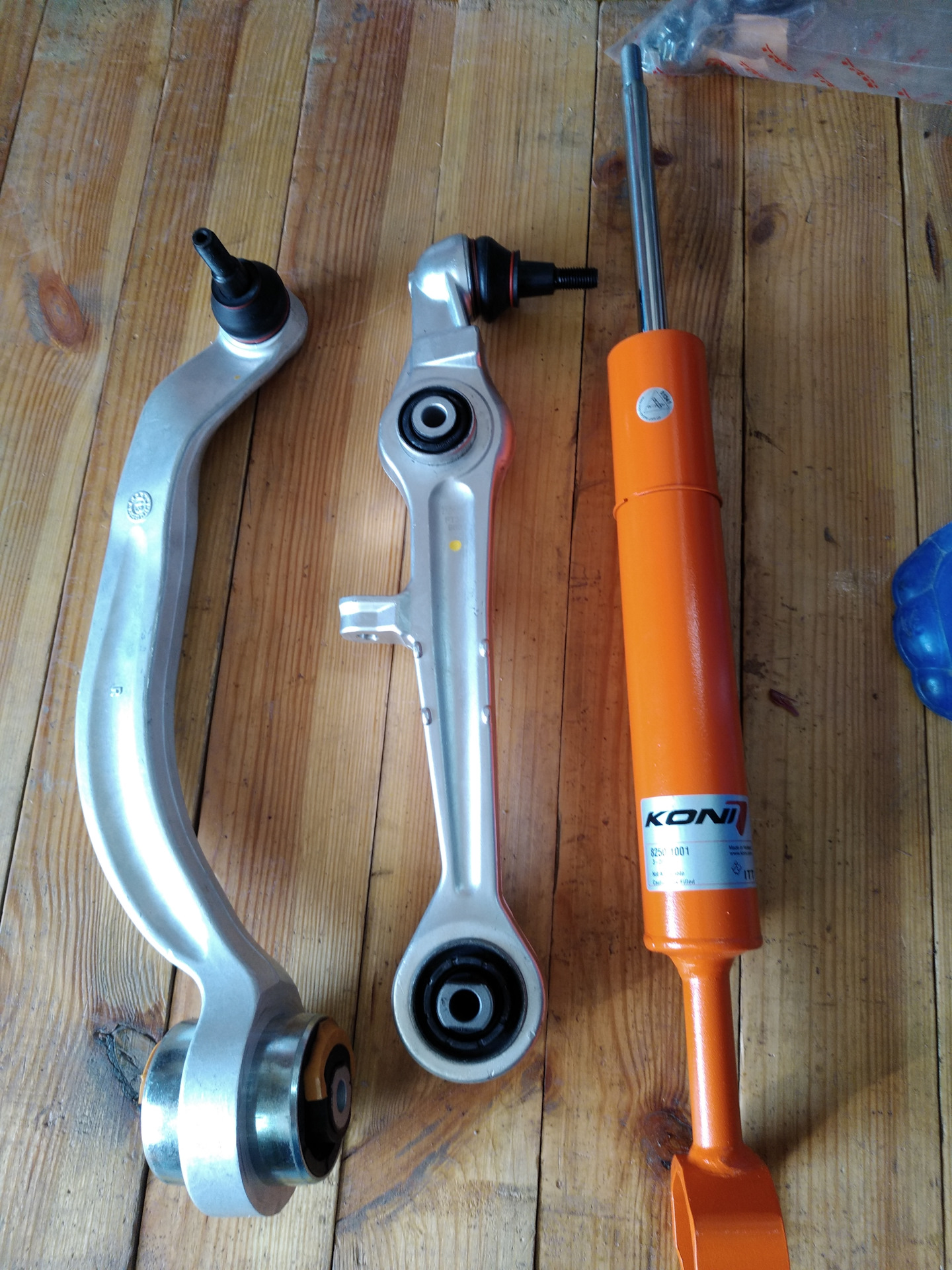 рычаг амортизатора. рычаг амортизатора. рычаг амортизатора. демпфер рычага балки. 45270-10g00-000.