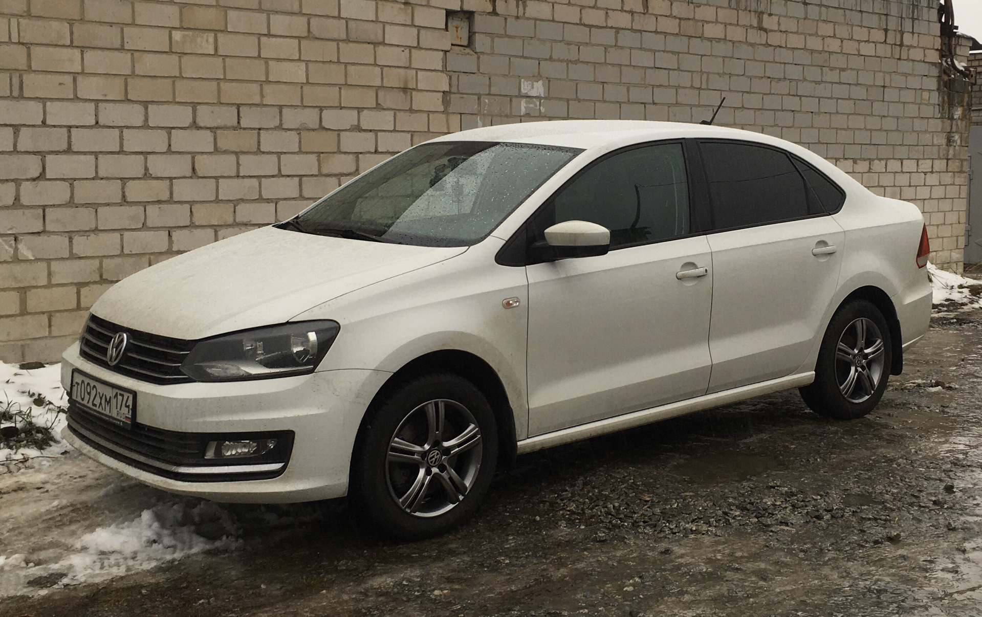 Поло седан r15. КИК r15 поло. Диск КИК 937 на поло седана. Polo sedan 1.4 TSI Wheels.