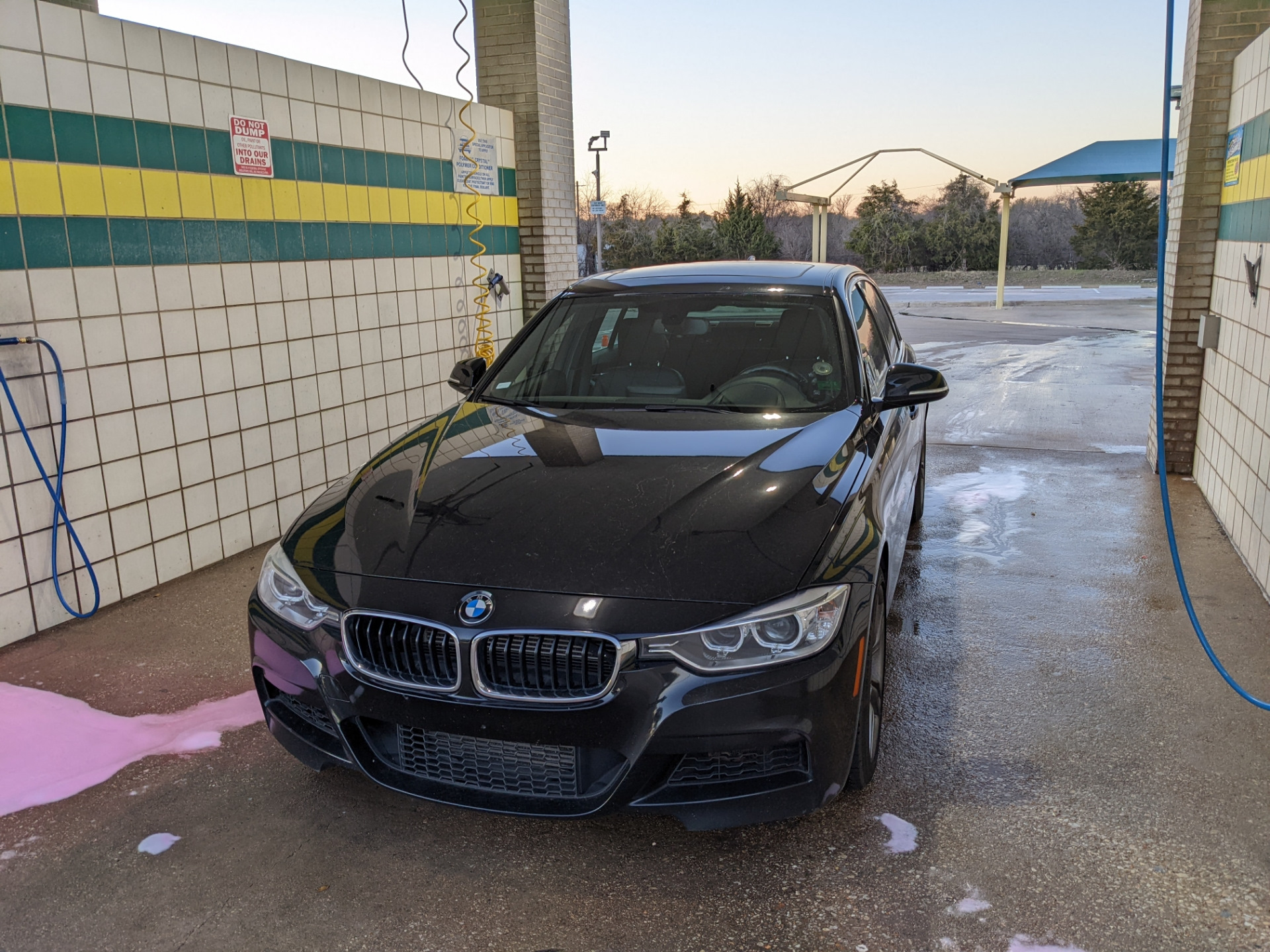 Непогода и первый визит на мойку: тестируем самообслуживание — BMW 3 series  (F30), 3 л, 2014 года | мойка | DRIVE2