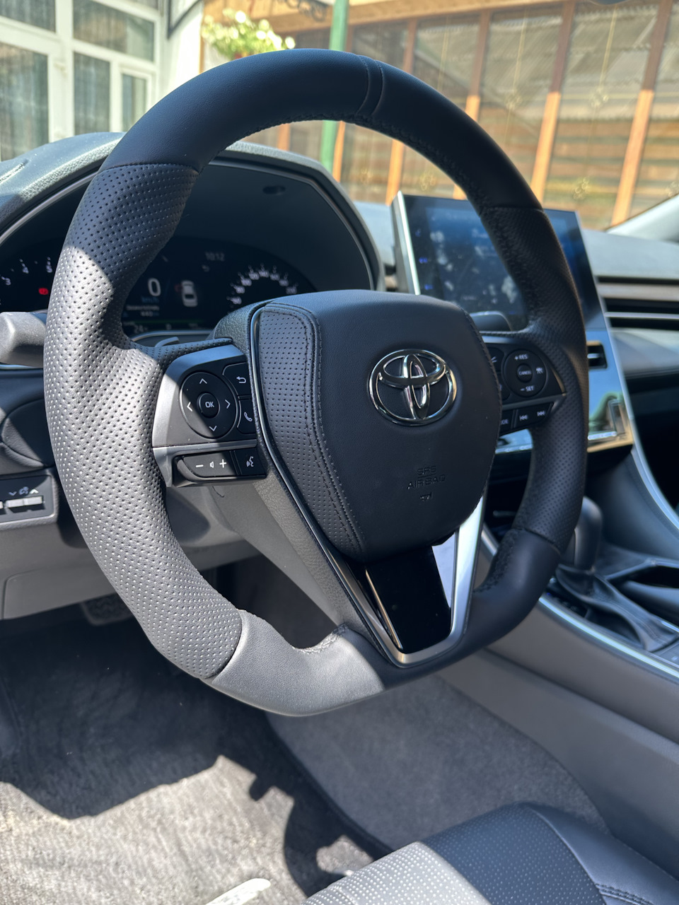 новый удобный руль — Toyota Avalon (5G), 2,5 л, 2022 года | аксессуары |  DRIVE2