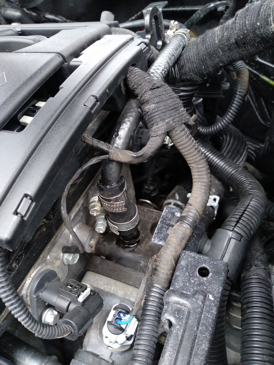 Двигатель Хладагент термостат Корпус Замена 25192228 подходит для Chevrolet Sonic Cruze 1.8L