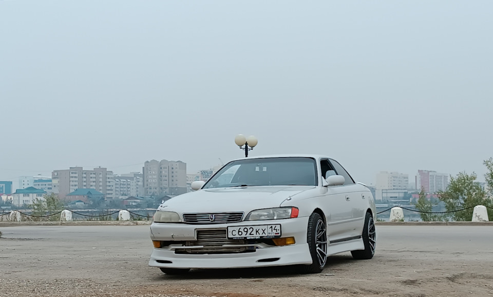 Сабвуфер в заднюю полку и багажник — Toyota Mark II (90), 2,5 л, 1995 ...