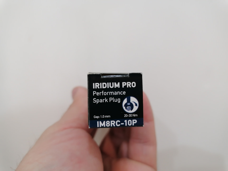 Момент закручивания 20-30 Nм. — Hyundai Accent (2G). Запчасти на фото: IM8RC10P