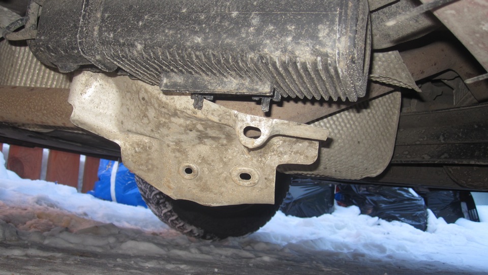 Низкий клиренс :( — Peugeot 308 SW (1G), 1,6 л, 2010 года | поломка ...