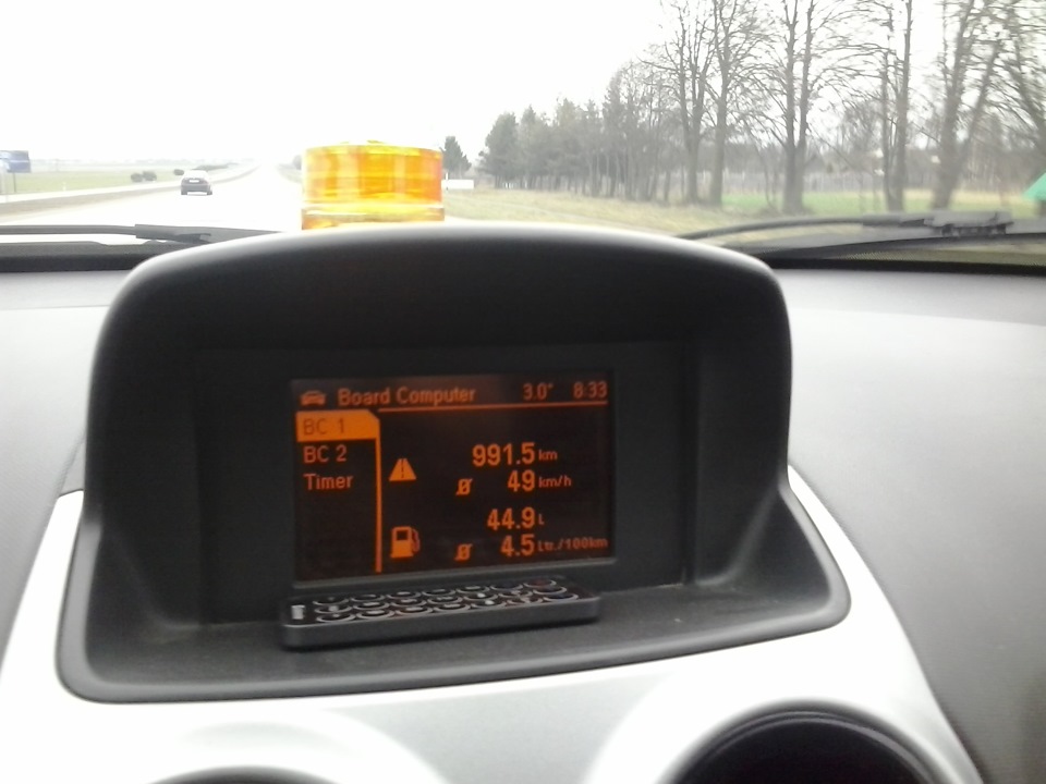 на сколько хватает бака топлива — Opel Corsa D, 1,3 л, 2009 года ...