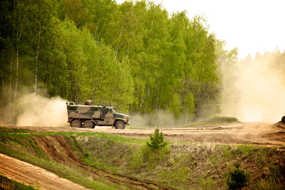 донгуз полигон военный. танк т90 прорыв. военные полигон в поле. полигон ехать. учения вс рф 2019.
