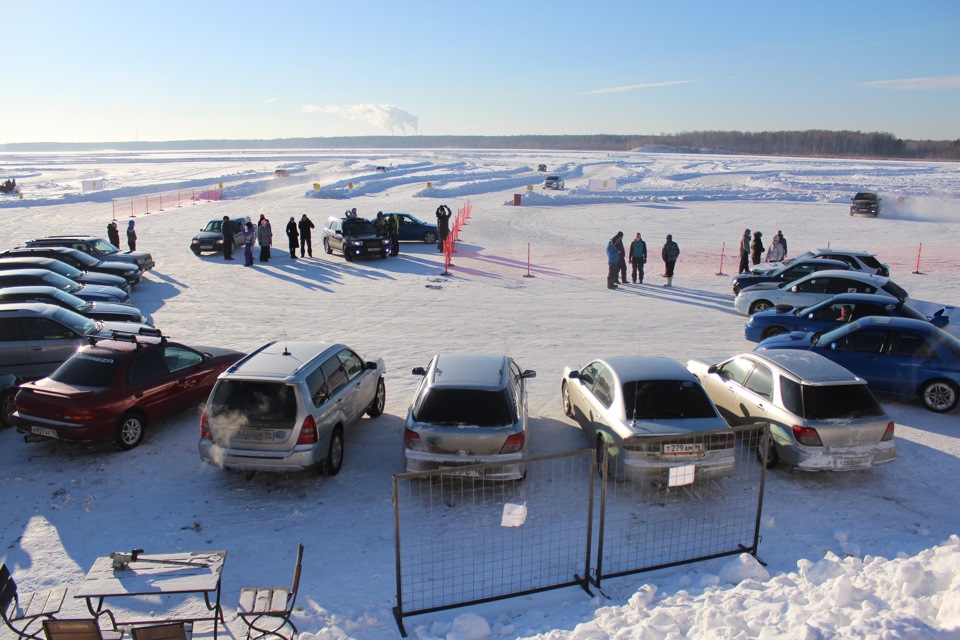 Ледовый автодром. Ледовая Автодромная подготовка. Фото 2014 Балтым ледовые гонки на машинах.