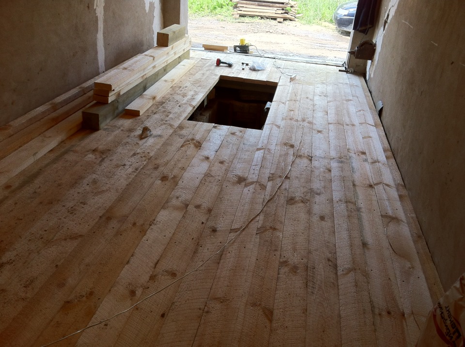 Черновой пол в бане. Пол в бане. Гидроизоляция нижнего венца бани изнутри. Как сделать пол чтобы не гнил. Как сделать пол чтобы не гнил.