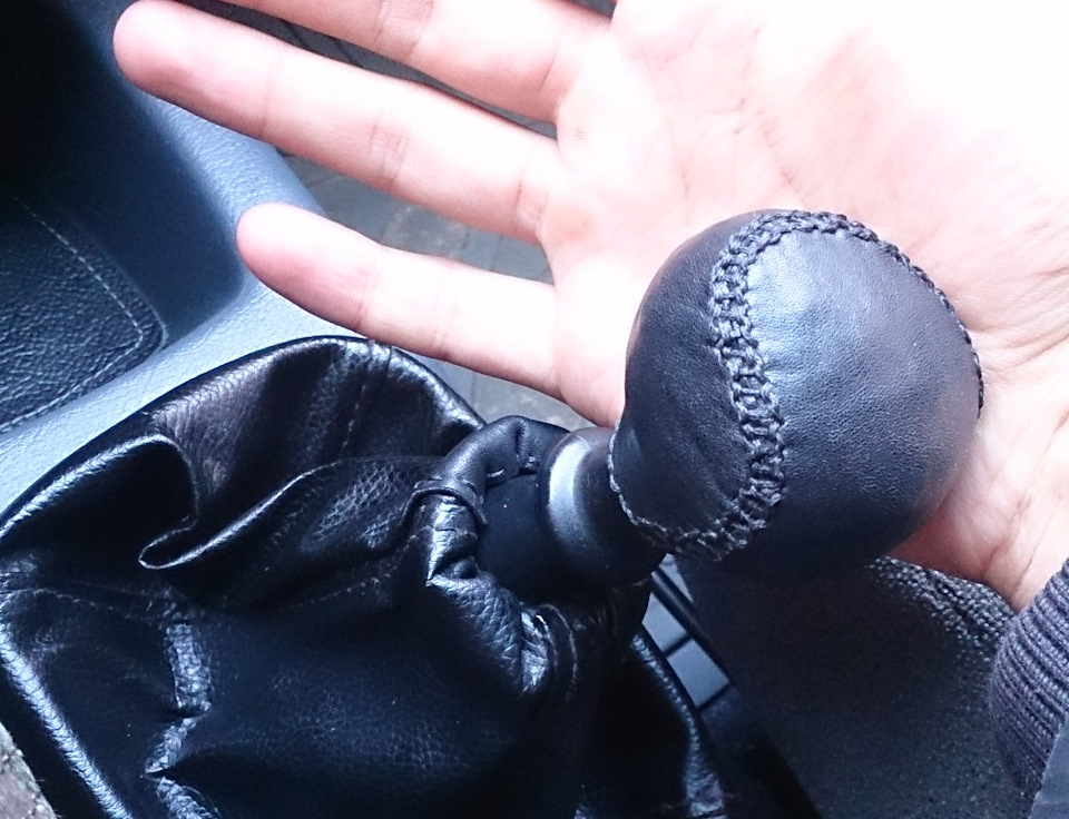 Ручка кпп в кожу + полиуретановое демпферное кольцо. — ЗАЗ Lanos, 1,5 л ...