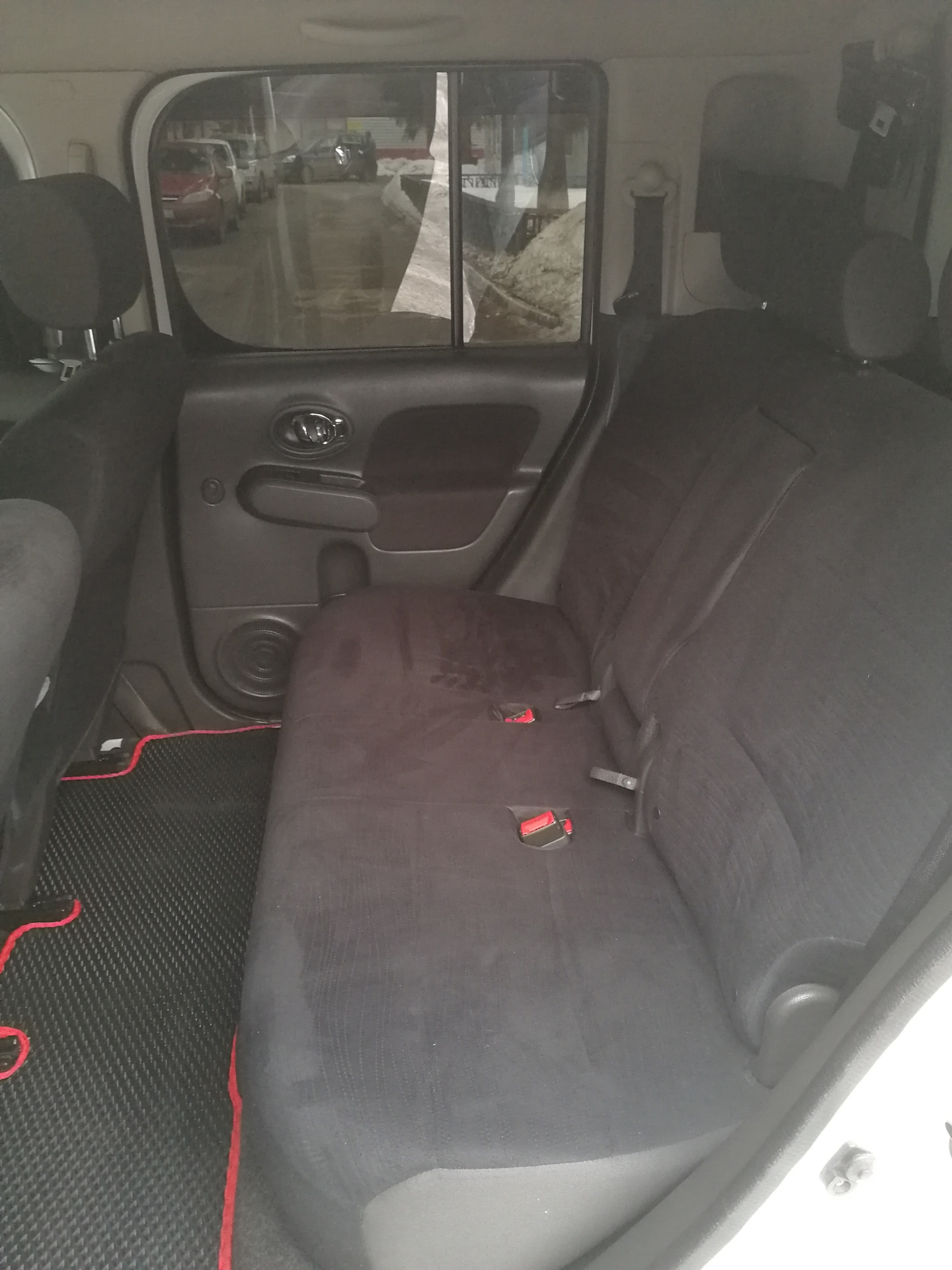 Как снять задние сиденья ниссан куб Чехлы в салон)))) - Nissan Cube III, 1,5 л, 2012 года аксессуары DRIVE2