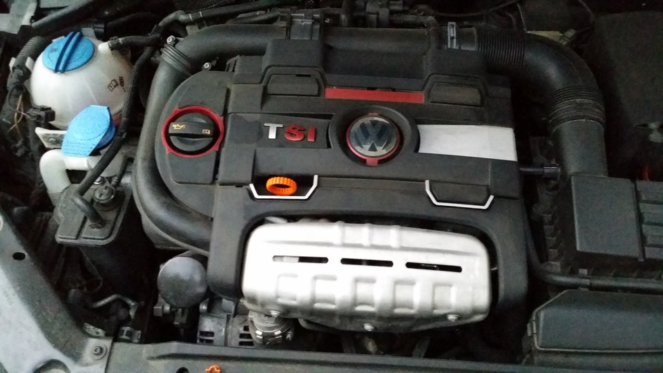VW Jetta 6 1.4 TSI мотор. Джетта ТСИ 1.4. VW CAXA 1.4 TSI. Крышка двигателя Skoda 1/4 TSI. Масло тси 1.4