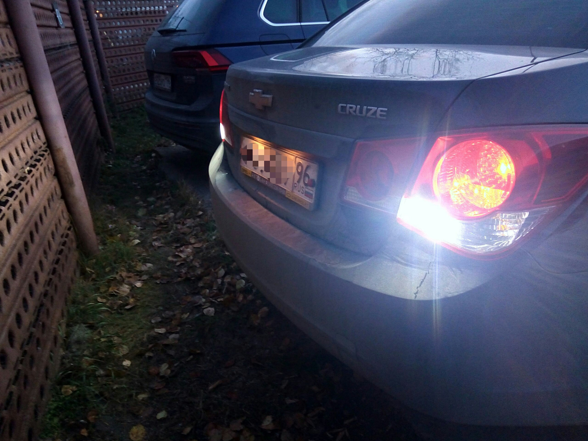 Chevrolet cruze 1. Лампа заднего хода шевроле круз 1. Лампы заднего хода круз. Лампочка заднего хода шевроле круз хэтчбек. Лампа заднего хода chevrolet volt.