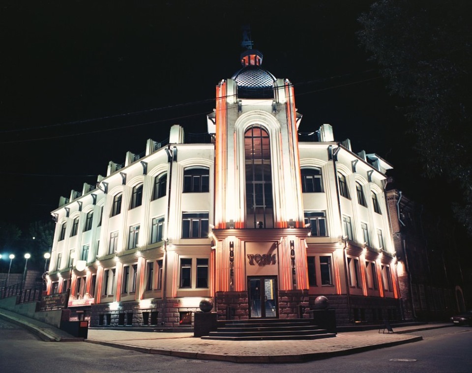 Томск время. Томск современный Томск. Ночной вид мэрия Томска. Томск современный город. Вечерний вид мэрия Томска.