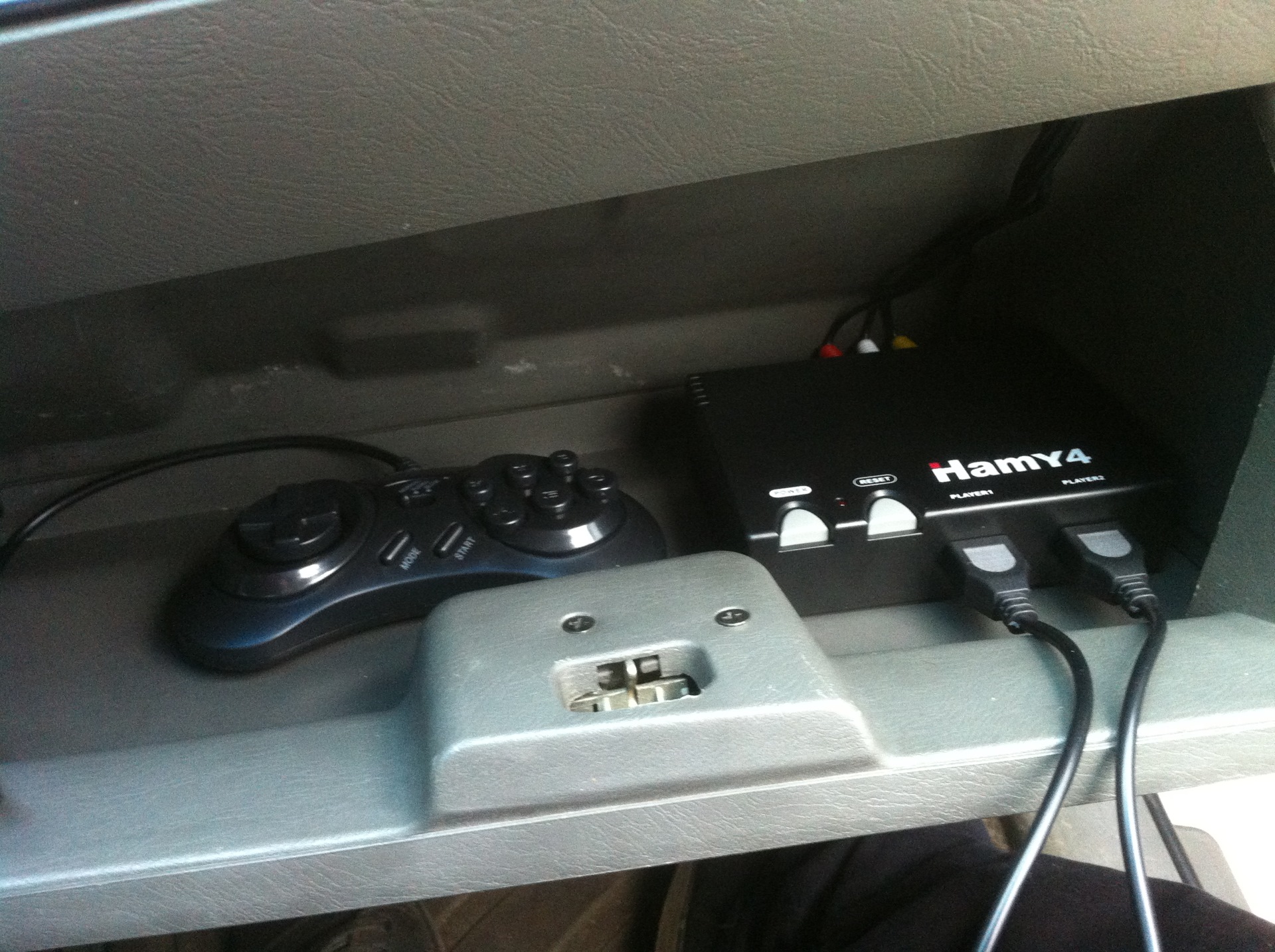 ИТОГО путевка в детство обошлась: Приставка-2100руб.(заказывал здесь 