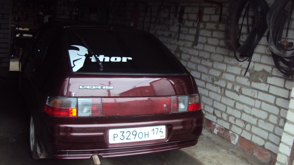 заднее стекло ваз 21124