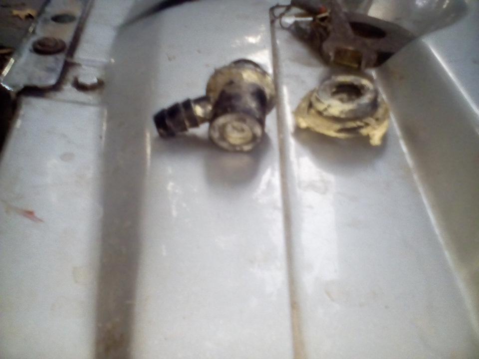 Замена клапана на ВУТе и примерка тройника на пароотводящий шланг ...